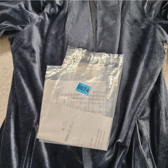 Bishop & Young Icon Blazer Velvet In Emerald Blue 3/4 sleeve Career Board room - Picture 12 of 13